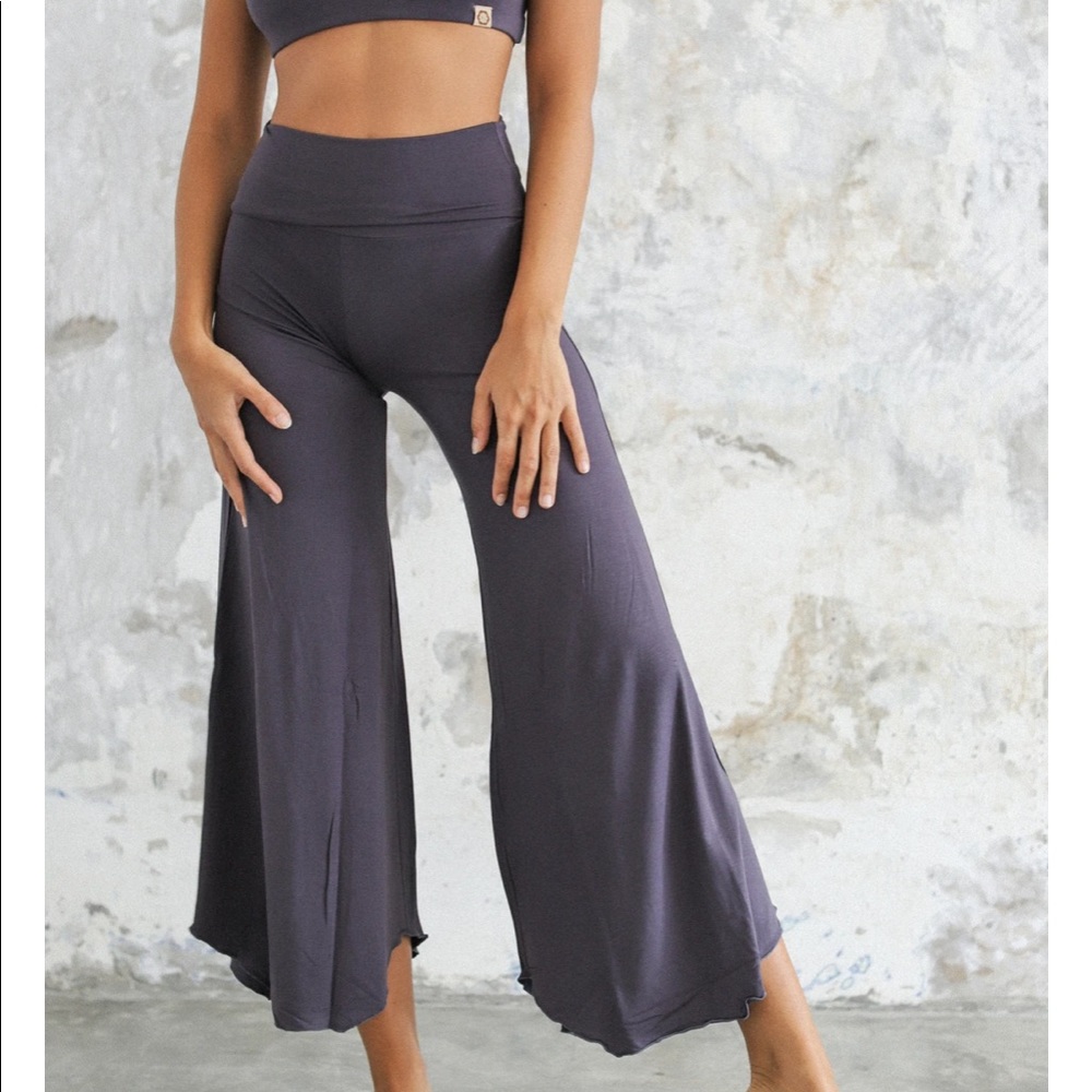 Indigo Luna Layla flares in charcoal